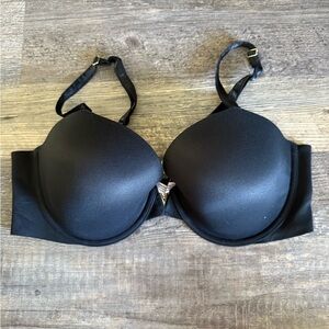 Victoria's Secret Smooth Plunge Demi Bra